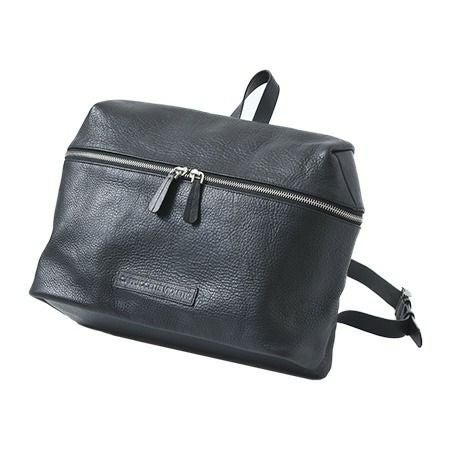 A4とノートパソコンも入る 本革 レザーリュック 横型 軽量 ブラック 黒